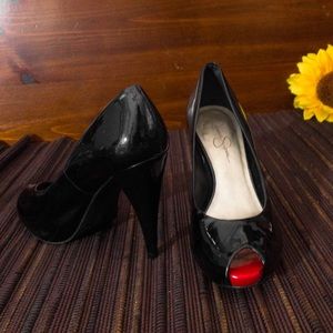 Jessica Simpson | peep-toe heels